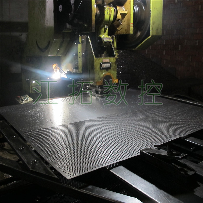 江拓数控冲床设备